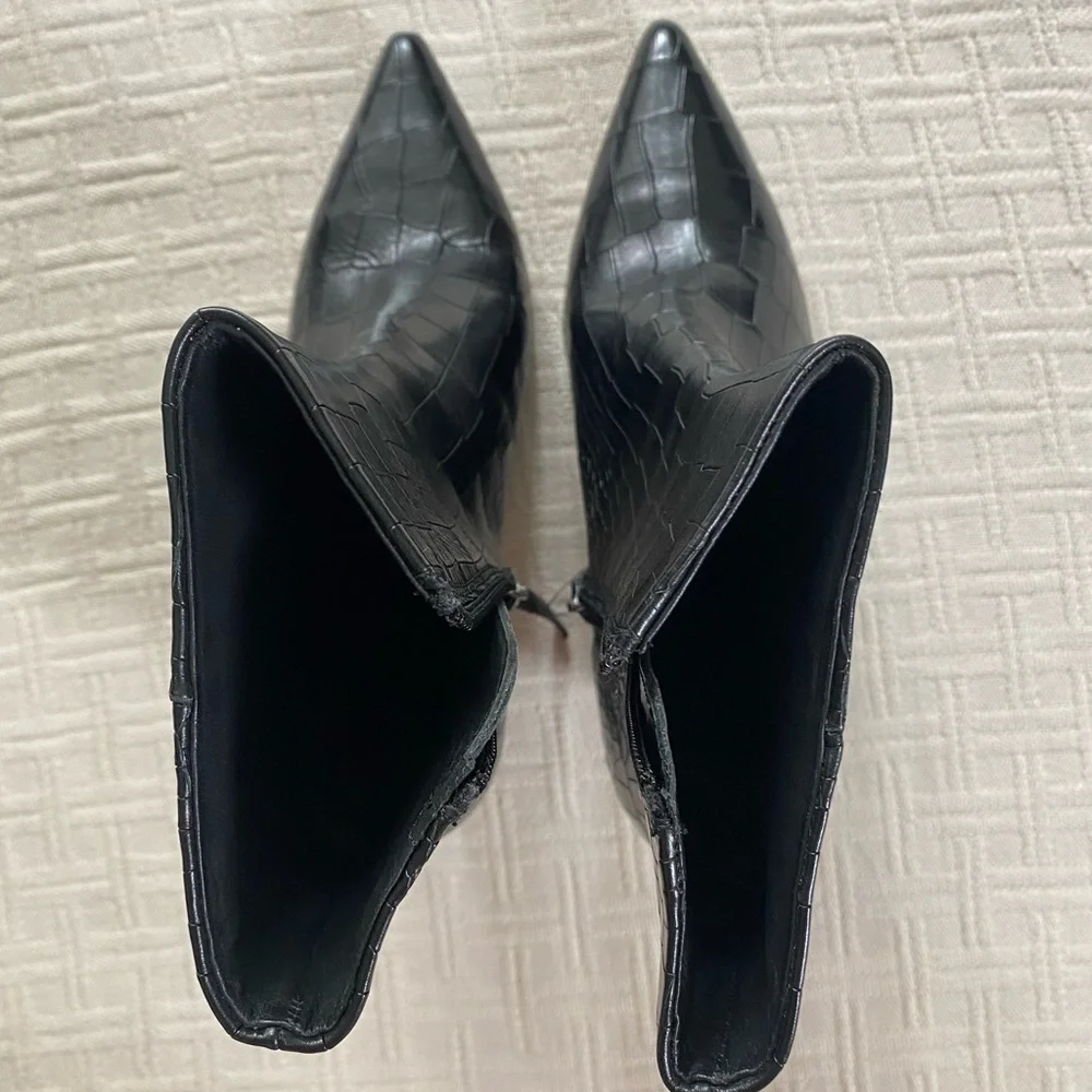 Anthony Veer black leather booties. - Picture 6 of 12